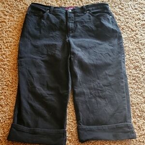 Gloria Vanderbilt Womans Black Denim Capri Pants Size 14